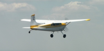 Jim Johnson in his Skywagon over Alabama during the 2011 Dothan 1 clinic. Click here to see the full size image.