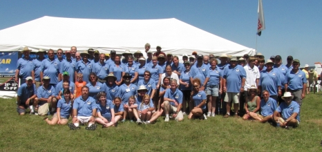 Cessnas 2 Oshkosh 2011 Group Picture