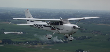 Gil Velez , Alpha 2 in his SkyhawkSP on his way to Oshkosh in the 2011 Mass Arrival