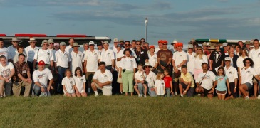 2009 Cessnas 2 Oshkosh Family of Participating Pilots, Spouses, Kids, Relatives and Friends. Click here to see the full size image.